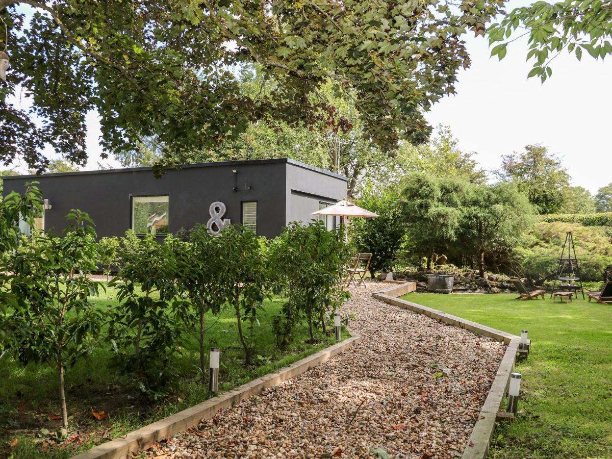 Вілла Kub House Трінґ Екстер'єр фото